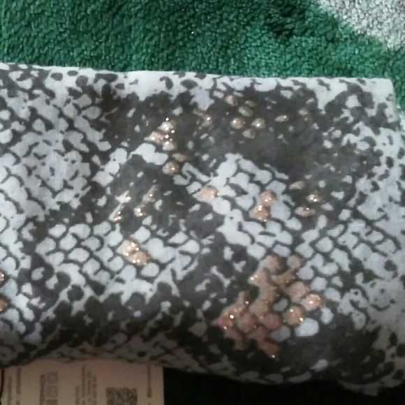 Scarf - Picture 2 of 2